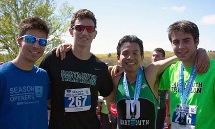 photo of Joe Gyorda ’22 with Dartmouth Triathlon Team members